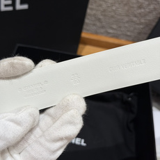 香家✨ Leather belt 30mm皮质腰带这款是香香25/26早春度假系列3.0cm腰带,采用光 香家✨ Leather belt 30mm皮质腰带这款是香香25/26早春度假系列3.0cm腰带,采用光