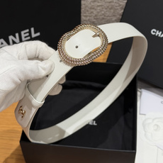 香家✨ Leather belt 30mm皮质腰带这款是香香25/26早春度假系列3.0cm腰带,采用光 香家✨ Leather belt 30mm皮质腰带这款是香香25/26早春度假系列3.0cm腰带,采用光