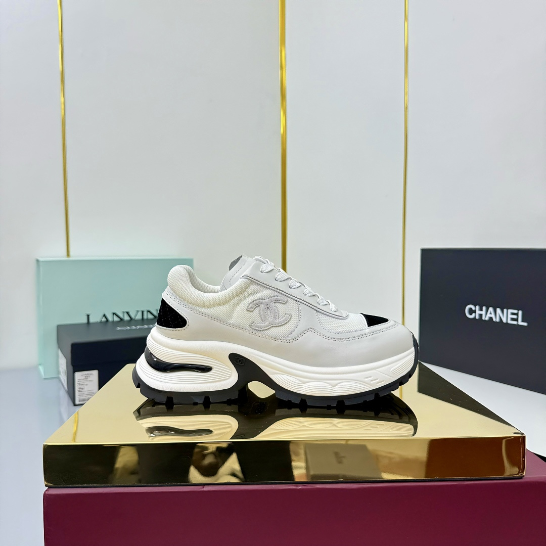 NO:545306,Chanel casual leather shoes ~Original calfskin panda shoes Chanel Chanel 25C latest hits Panda black and white sneakers casual board shoes Xiaoxiang hot items Classic black and white Panda color matching coco girls necessary to buy Fabric: Original custom-made top cowhide inner: Original imported breathable net Outsole: Original open mold rubber + TPU combination Size: Women's model 35-41, casual shoes/sports shoes, chanel, chanel, sneakers, cowhide19860909香奈儿休闲小皮鞋  ～原版小牛皮熊猫鞋 Chanel 香奈儿 25C 最新爆款 熊猫 黑白 运动鞋 休闲板鞋 小香 爆款单品 经典黑白 熊猫配色 coco女孩必要入款 面料: 原版定制头层牛皮 内里: 原版进口透气网里 大底: 原版开模橡胶+TPU组合 Size: 女款35-41,休闲鞋/运动鞋,chanel,chanel,sneakers,cowhide,Women's Shoes