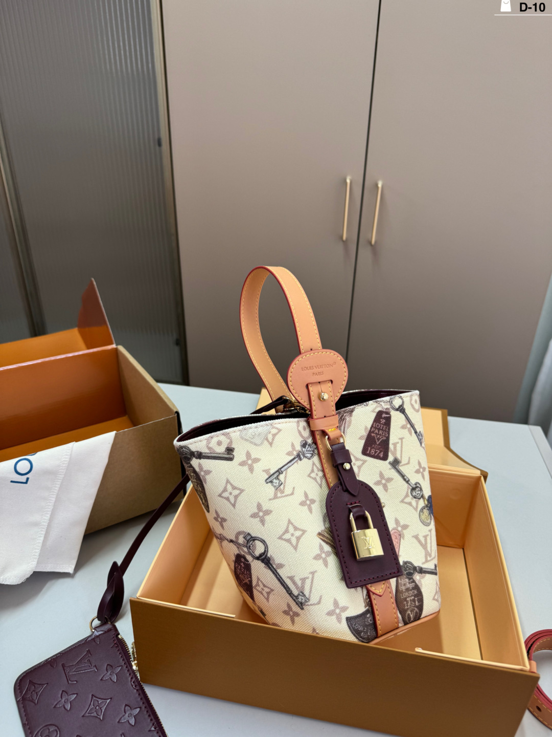 P255 Chip Version | D-10 Size 17×18 Folding Box | Lv All In Bb Heavyweight Denim | Full Sense Of High-end | One Pack With Multiple Backs, I Can Only Say That This Pack Is Worth Buying | Multiple Faces L Family Aii In Bb | 26ss Denim Bucket Bag