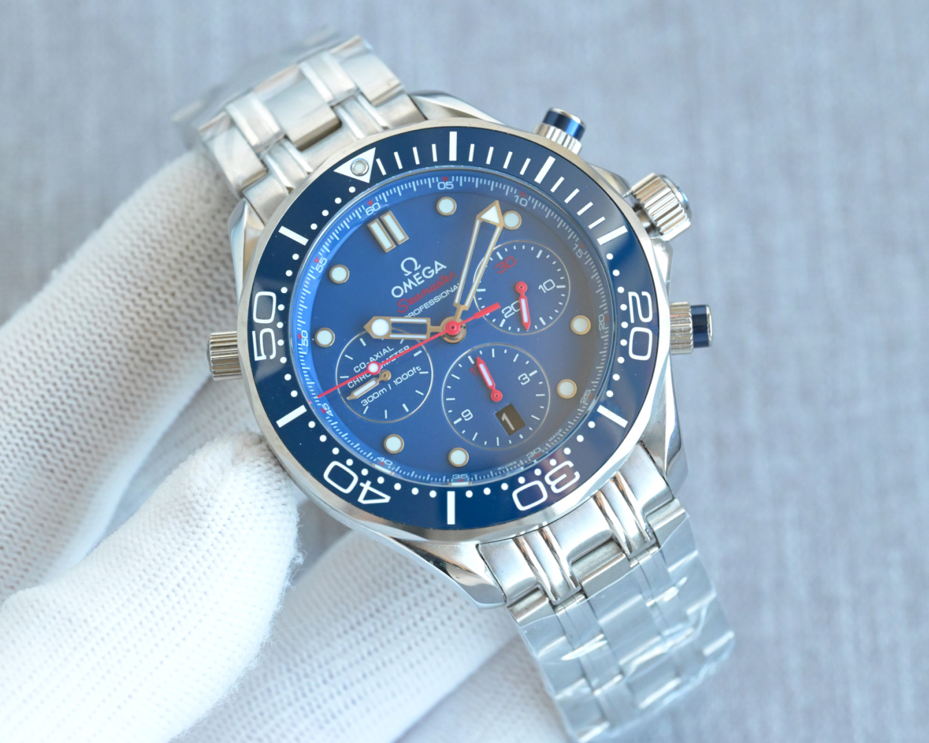 NO:385394,Produced by TW Tape Model Steel Belt Model TW Factory OMEGA Seamaster GR3 1-character dial gloss and transparent Haima Series 2 The case is sandy and delicate lines will not appear broken, and the ring port will rotate crisply and smoothly. 3 The scales and characters on the ceramic ring are not easy to turn yellow and keep the pure white and glossy font brighter. 4 High difficulty 9 Bead steel belt must be polished in place to ensure no errors in assembly, and the movable head section is more appropriate to the hand steel belt and rubber strap can be easily changed, and different wearing styles can be switched. 5: Use a stable chronograph function movement, reliable quality. The 9 o'clock is the second hand, the 3 o'clock dial is the 30-minute chronograph dial and the 6 o'clock 12-hour chronograph dial is the best luxury recommendation, please be sure of TW exclusive quality, omega19860909TW 出品 胶带款 钢带款  TW Factory 欧米茄 OMEGA 海马米 GR3 1字盘面光泽度透亮 海马系列 2表壳拉沙细腻纹路线条不会出现断纹,圈口转动声音清脆顺滑. 3陶瓷圈上的刻度和字 采用“白珐琅”工艺不易变黄长久保持纯白有光泽字体更亮. 4高难度9珠钢带每一粒都要打磨到位确保装配无误差,活动头节带起来更加贴手钢带与橡胶表带可轻易更换,切换不同的佩戴风格. 5:采用稳定的计时功能机芯,质量可靠.9点位为秒针,3点位表盘为30分钟计时盘和6点位12小时计时盘送礼最佳奢华推荐请认准TW独家品质,,omega,Watch