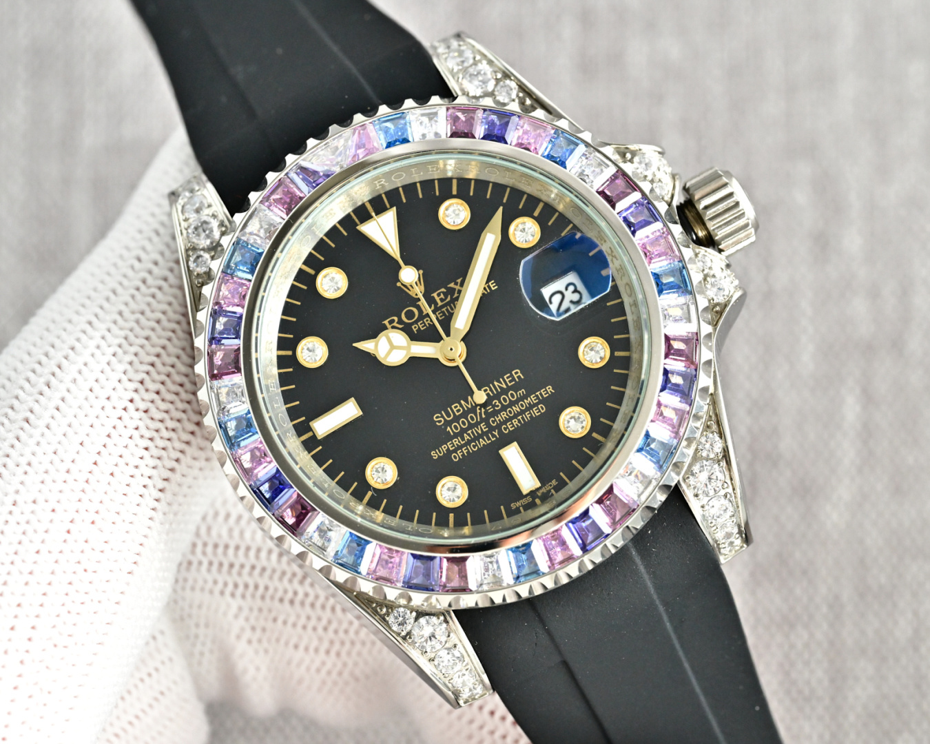 NO:602065,Produced in Taiwan, Made in Japan, Taiwan Factory New Product, Rolex ROLEX X43 Drill Face  A top-notch toy, if you don’t like the Submariner that hits the streets, he will definitely be your best friend. The most classic Rolex Submariner series Submariner is used as the prototype. After two modifications, it is then inlaid with top-grade natural bright stones. It is shiny and extremely difficult. Currently, the same material is used.  The highest quality craftsmanship. The movement adopts a fully automatic mechanical movement, with super luminous characters. The tape is specially customized to make elbow pieces, which completely fit the watch case. There is a 2cm flexible adjustment buckle inside the button, which can easily adjust the size. Professional achievements in the future, once and for all. Size 40mm!  For the best luxury gift recommendation, please look for Taiwan’s exclusive quality, rolex19860909台湾 出品 国产日本  台湾 Factory 新品 劳力士 ROLEX X43 钻面 顶级玩物毒货,不喜欢撞款街表水鬼的你,他绝对是你的知音.用劳力士最经典的潜航系列水鬼作为原型,经过圈口的二次改装,然后镶嵌顶级天然皓石,大闪亮,难度极高,目前同种材质最闪工艺.机芯采用全自动机械机芯,超强夜光字面,胶带专门定制模具做弯头粒,完全贴合表壳.扣子内2cm灵活调节扣,轻松调节大小.专业成就未来,一劳永逸.尺寸40mm! 送礼最佳奢华推荐请认准台湾独家品质,,rolex,Watch