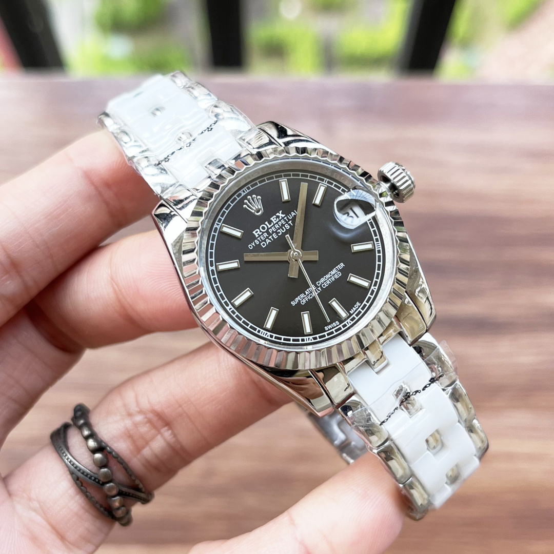 NO:617366,Produced in Taiwan with aperture and diamonds, Taiwan Factory Rolex Classic Oyster Couple Mechanical Watch XE3 316 stainless steel case, polished ceramic strap!  The mirror surface is made of sapphire glass, which is scratch-resistant and wear-resistant!  Built-in imported high-quality fully automatic mechanical movement, stable running time!  Paired with a stainless steel strap, it is fashionable, classic and versatile!  Size: Women's 31mm Thickness 12mm For the best luxury gift recommendation, please look for Taiwan's exclusive quality, rolex19860909台湾 出品 光圈 钻 台湾 Factory 劳力士 经典蚝式情侣机械腕表XE3 316精钢表壳,陶瓷表带抛光打磨！镜面采用蓝宝石玻璃,防刮耐磨！内置进口优质全自动机械机芯,走时稳定！搭配精钢表带,时尚经典百搭！尺寸: 女31mm厚度12mm 送礼最佳奢华推荐请认准台湾独家品质,,rolex,Watch