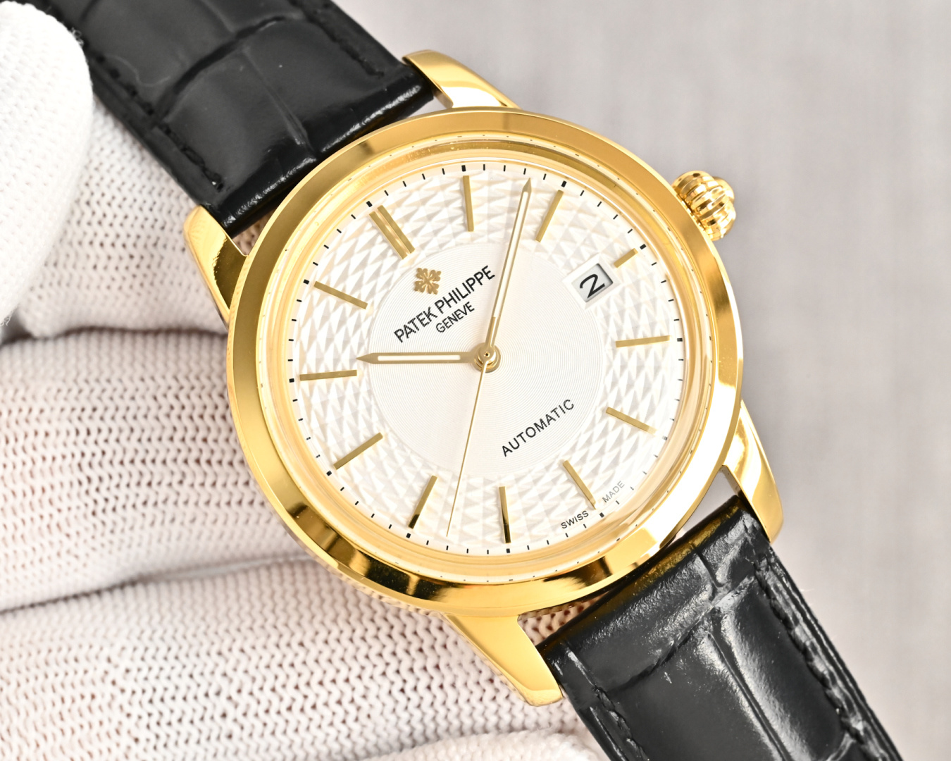 NO:662884,Produced by TW, 1100 white gold 1150 TW Factory Patek Philippe PP pot lid glass, the highest version of the watch on the market, VC3, was carefully designed by the TW watchmaker team for 12 months, daring to be the first, breaking through multiple technical bottlenecks, and striving for perfection!  2 [Case] ​​The market's exclusive latest pot lid glass material, the dial is simple and extraordinary, with a strong 3D three-dimensional effect, ultra-thin craftsmanship, diameter 40mm. 3 [Movement] The watch uses a movement with a vibration frequency of 28,800 times per hour, zero repair quality. 4 [Strap Buckle] The style is matched with Italian cowhide to make the wrist more comfortable and comfortable. The watch buckle is engraved with a classic logo, generous and classy, ​​and it shows its edge when worn. Made by TW!  Welcome to reprint the best luxury recommendations for gift giving. Please look for TW exclusive quality, patek philippe, cowhide19860909TW 出品 白1100金1150 TW Factory百达翡丽PP 锅盖玻璃 市场最高版本腕表VC3TW制表师团队历时12个月精心设计,敢为人先,突破多层技术瓶颈,力求完美！2【表壳】市场独家最新锅盖玻璃材质,表盘简而不凡,具有超强3D立体感,超薄工艺,直径40mm.3【机芯】腕表采用机芯,每小时振频28800次,零返修质量.4【表带扣】款式搭配意大利牛皮让手腕更贴合舒适,腕表表扣上面刻有经典标志,大方富有档次,带上他锋芒尽显.TW打造！欢迎转载送礼最佳奢华推荐请认准TW独家品质,,patek philippe,cowhide,Watch