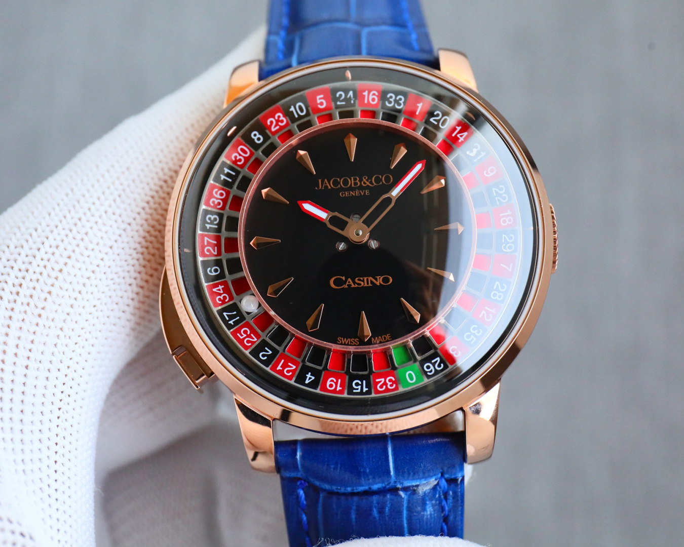 NO:687707,Produced by TW, mechanical smooth and diamond surface, TW Factory, Jacob & Co., the same model as samba dancer Neymar, RR4 Casino Tourbillon is a complex mechanical watch that combines tourbillon and roulette game functions. It not only has extremely high craftsmanship value, but also incorporates entertainment elements, making it a unique fashion accessory. The watch is equipped with a push rod to push the roulette head and is equipped with 37 pockets.  1 green, 18 red and 18 black, and a white ceramic ball. Its mechanical structure relies on extremely high-quality ball bearings, the roulette head rotates at high speed, and the friction is extremely small. The randomness reaches the best state, making Casino Tourbillon reproduce the Las Vegas American roulette table with great creativity and become a truly portable game. Automatic imported Swiss fully automatic machinery with a diameter of 44mm and a thickness of 13mm Charming Max is on the market!  For the best luxury gift recommendations, please look for TW’s exclusive quality,,tom ford,jacob & co,jacob & co19860909TW 出品 机械光面 钻面  TW Factory 杰克宝 捷克豹 Jacob & Co. 桑巴舞者内马尔同款 RR4 Casino Tourbillon是一款结合了陀飞轮和轮盘游戏功能的复杂机械腕表,不仅具有极高的工艺价值,还融合了娱乐元素,使其成为一款独特的时尚配饰.腕表配置推杆推动轮盘头,配有37个口袋, 1个绿色,18个红色和18个黑色,以及一个白色陶瓷球.它的机械结构依靠的是品质极高滚珠轴承,轮盘头高速旋转,摩擦力极小.随机性达到了最佳状态,使Casino Tourbillon 再现拉斯维加斯美式轮盘桌面 极具创造性 成为真正的便携式游戏.Automatic进口瑞士全自动机械直径44mm厚度13mm 魅力Max上市！送礼最佳奢华推荐请认准TW独家品质,,tom ford,jacob & co,jacob & co,Watch