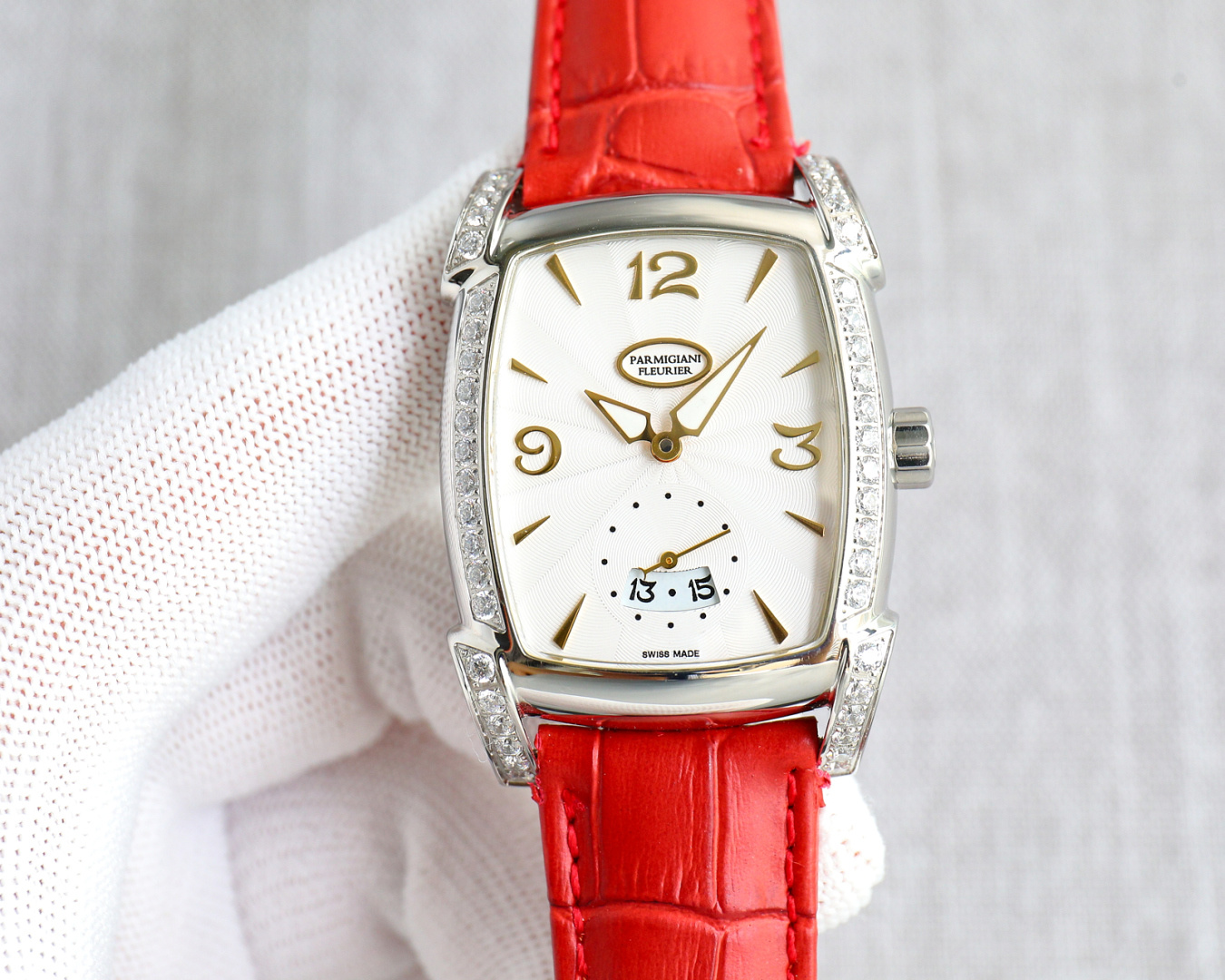 NO:725781,Produced by TW, gold and white at the same price, aperture and diamond ring, TW Factory Parmigiani Parmigiani women's Fangheng wine barrel series, wall crack recommendation, a sincere work, a tribute to the classic, the top replica version in the market, PM1  Now on the market, model number PFC124-0001401-HA1422, movement equipped with 2824-2 (zero repair), imported Italian calfskin, women's size 37.5/31.2, original 1:1 replica, the best luxury recommendation for gifts, please look for TW's exclusive quality,,cowhide19860909TW 出品 金白同价光圈 钻圈 TW Factory帕玛强尼 Parmigiani 女款方恒酒桶系列 墙裂推荐 诚意之作 致敬经典 市场顶级复刻版本 PM1 现以火爆上市,型号PFC124-0001401-HA1422,机芯搭载2824一2（零返修）,进口意大利小牛皮,女款尺寸37.5/31.2,原装1:1复刻送礼最佳奢华推荐 请认准TW独家品质,,cowhide,Watch