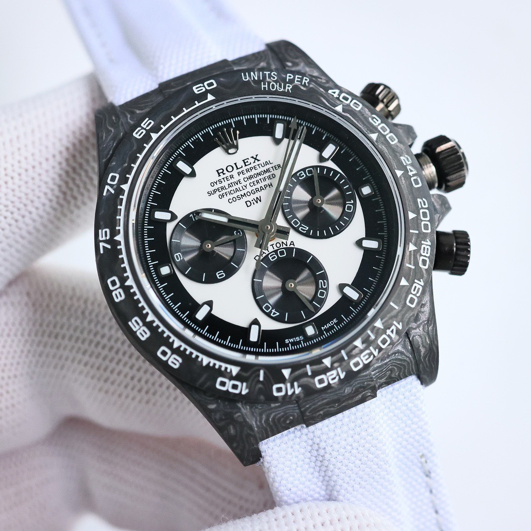 NO:728593,TW produced diamond case TW Factory Rolex ROLEX Daytona series HB1 (updated custom strong luminous case + luminous buckle)  The customized version of the carbon fiber luminous case of the ROLEX Cosmochronograph Daytona series is not only light to wear, but also hard in appearance. Each watch has a unique carbon fiber pattern material. [Case] The watch size 40  The bottom cover is made of high-composite carbon fiber and super luminous powder. The details are hand-chamfered and polished. The texture is extraordinary. [Strap Buckle] The strap is made of artificial fiber woven straps, which is breathable, comfortable and soft in texture. [Movement] Uses the latest accurate and mature 4801 movement (the same functional thickness), which perfectly realizes powerful functions and is the king of cost performance!  !  For the best luxury gift recommendations, please look for TW’s exclusive quality, rolex19860909TW 出品 钻壳  TW Factory 劳力士 ROLEX 迪通拿系列 HB1（更新定制强夜光表壳+夜光扣子） ROLEX宇宙计时迪通拿系列之碳纤维夜光壳定制版,腕表不仅佩戴轻便,外表坚硬.且每一只腕表都拥有独一无二的碳纤花纹材质.【表壳】腕表尺寸40X12.4吻合原装.Tw工厂实力铸造碳纤维劳力士的独特风采.市场独家做到,整个壳套,圈口包括底盖均采用高复合碳纤维和超强夜光粉所打造.细节之处更是经过手工倒角抛光所制.质感非凡.【表带扣】表带采用人工纤维编织带所制,透气舒适,质地柔软.【机芯】采用最新精准而成熟4801机芯（功能厚度跟一样）,完美实现强大功能,性价比之王！！送礼最佳奢华推荐请认准TW独家品质,,rolex,Watch