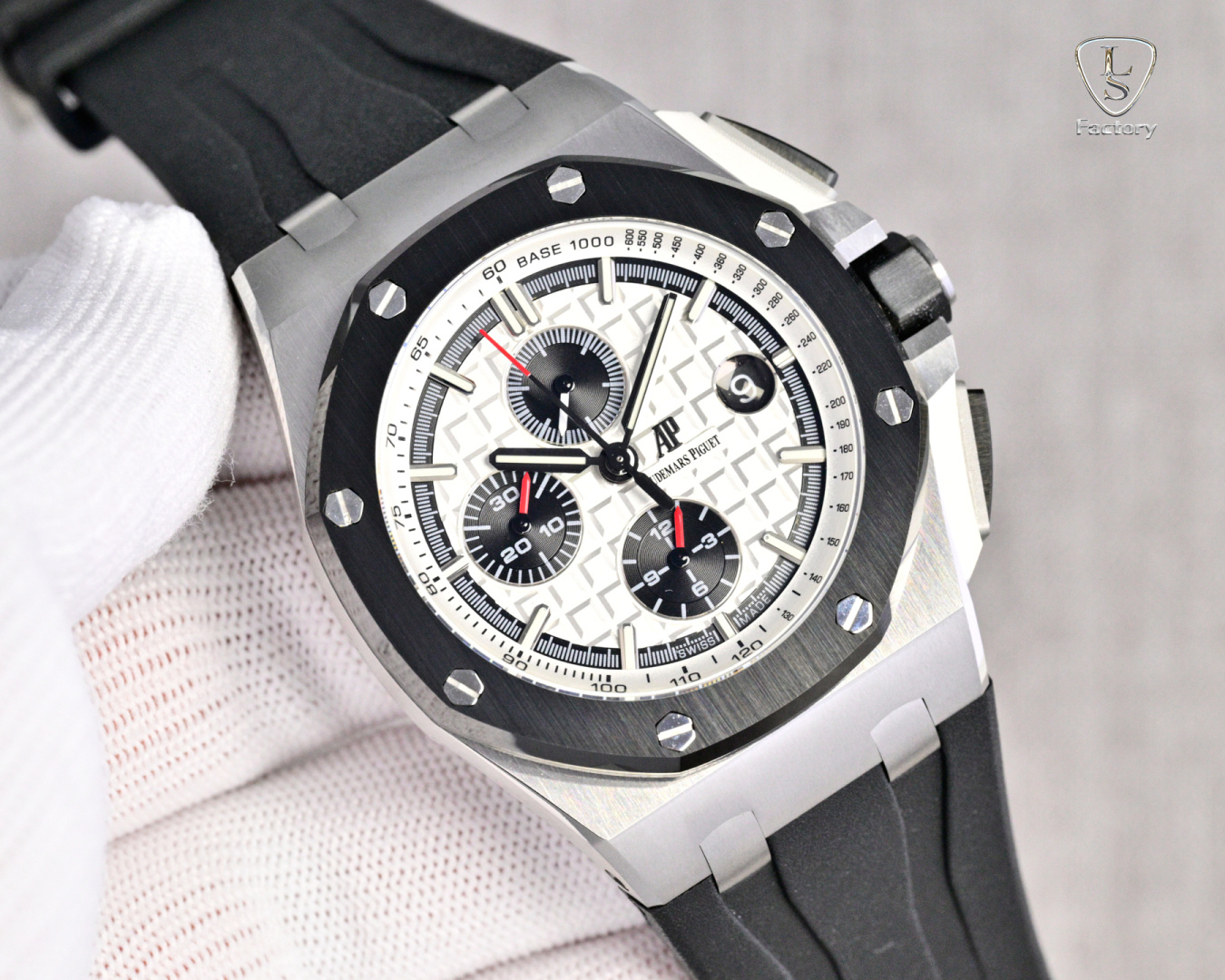 NO:754855,Produced by LS LS Factory AP Audemars Piguet LS1 Audemars Piguet Royal Oak Offshore 26401RO.OO.A002CA.02 New upgraded version, to eliminate fakes at first glance 1. The movement adopts Shanghai (12 small seconds) modified Cal.3126 movement, [enlarged magnifying glass calendar, better appearance] quality is more stable. 2. The case is made of Japanese 316  Made of fine steel, the steel case is brighter and brighter (not ordinary 306 steel for market use) 3. The ring is made of Korean imported ceramics (black, blue, green, ceramic ring) and the mirror is sapphire glass 4. The strap is made of imported fluorine rubber tape, which is more comfortable to wear and feels better 5.  The dial is upgraded, the dial pattern is slow-cut by CNC (non-hydraulic), the finished pattern is clear, and the iconic squares are now connected to each other through crosses. Luxurious and exquisite recommended men's multi-functional mechanical watch. The best luxury recommendation for gifts, please look for LS exclusive quality, audemars19860909LS 出品  LS Factory AP 爱彼LS1 Audemars Piguet 皇家橡树离岸型26401RO.OO.A002CA.02 全新升级版,杜绝一眼假 1, 机芯采用上海（12 小秒）改 Cal.3126 机芯,【加大放大镜日历,更佳美观】质量更稳定. 2, 表壳采用日本 316 精钢打造,显示出钢壳更佳鲜亮（非市场用普通 306 钢） 3, 圈口采用韩国进口陶瓷（有黑色,蓝色,绿色,陶瓷圈口）镜面采用蓝宝石玻璃镜面 4, 表带采用进口氟橡胶胶带,配带起来更加舒服,手感更好 5, 表盘升级,表盘纹路由CNC慢冼（非油压式）,成品纹路清晰,标志性的方形现在通过十字相互连接.奢华精致推荐男士多功能机械腕表 送礼最佳奢华推荐请认准LS独家品质,,audemars,Watch