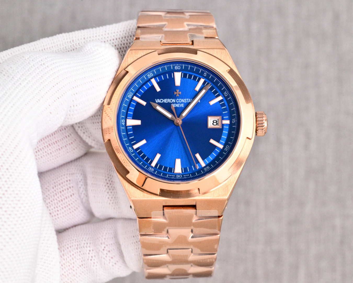 NO:821236,Men's favorite three-hand watch 1 [Latest] Vacheron Constantin Overseas Series Simple 3-hand design official website Z synchronization [Type] Fine men's watch [Strap] Genuine leather strap [Movement] High-end fully automatic mechanical movement [Mirror] Sapphire glass (high-definition and scratch-resistant) Elegant taste Vast and majestic Ingenuity Wrist treasure Size diameter 41mm, thickness 12mm Hot sale on the market!  Welcome to reprint and give the best luxury recommendations for gift giving. Please look for the exclusive quality, vacheron, cowhide19860909男人挚爱 三针腕表1【最新】江诗丹顿 纵横四海系列简约3针 设计官网Z同步【类型】精品男士腕表【表带】真牛皮表带【机芯】高端全自动机械机芯【镜面】蓝宝玻璃（高清防刮） 品味高雅 浩瀚大气 匠心独运 腕间瑰宝 尺寸直径41mm厚12mm热卖上市！欢迎转载送礼最佳奢华推荐请认准独家品质,,vacheron,cowhide,Watch