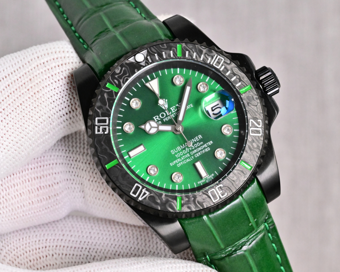 NO:821887,Produced in Taiwan, Taiwan Factory New Product, Rolex  Blaken's Tiffany Submariner RL4 is a top toy toy. If you don't like street watch Submariners, ROLEX is definitely your best friend. Rolex's most classic Submariner series Submariner was used as the prototype. After two modifications, it was matched with domestic 281  3. Fully automatic mechanical movement imported from Japan. Two movements are available. Super luminous characters. The tape is specially customized to make elbows. The tape fits the case perfectly. There is a 2cm flexible adjustment buckle inside the button to easily adjust the size. Professional achievements make the future once and for all. Size 40mm!  Luxurious and exquisite recommendations for men’s mechanical watches as gifts. The best luxury recommendations. Please look for Taiwan’s exclusive quality, tiffany, rolex.19860909台湾 出品  台湾 Factory 新品 劳力士 Blaken蒂芙尼水鬼系列RL4顶级玩物毒货,不喜欢撞款街表水鬼的你,ROLEX他绝对是你的知音.用劳力士最经典的潜航系列水鬼作为原型,经过圈口的二次改量,搭配国产2813日本进口全自动机械机芯,两种机芯可选,超强夜光字面,胶带专门定制模具做弯头粒,完全贴合表壳.扣子内2cm灵活调节扣,轻松调节大小.专业成就未来,一劳永逸.尺寸40mm! 奢华精致推荐男士机械腕表送礼最佳奢华推荐请认准台湾独家品质,,tiffany,rolex,Watch