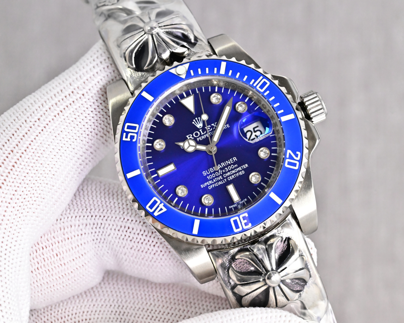 NO:882108,Produced in Taiwan, white shell, Japanese machine, Taiwan Factory new product, RL4 heavy industry creates a Crow heart, giving you a different experience, if you don't like ghosts, it will definitely be your best friend. Rolex ROLEX men's boutique fashion watch, equipped with imported fully automatic mechanical movement, 316 stainless steel case, reinforced mineral wear-resistant glass lens. Professional achievements in the future, once and for all!  For the best luxury gift recommendations, please look for Taiwan’s exclusive quality, chrome hearts, rolex19860909台湾 出品 白壳 日本机 台湾 Factory 新品 RL4重工打造克罗心,给你不一样的体验,不喜欢撞鬼的你,它绝对是你的知音劳力士ROLEX男士精品时尚腕表,搭配进口全自动机械机芯,316精钢表壳,强化矿物耐磨玻璃镜片.专业成就未来,一劳永垂！送礼最佳奢华推荐请认准台湾独家品质,,chrome hearts,rolex,Watch