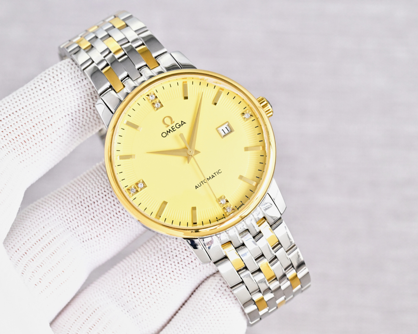 NO:945739,Omega simple three-needle Citizen brand Omega (three-pin new product, business and leisure) luxury and atmospheric type exquisite men's watch RL2 (new product) strap genuine cowhide strap (comfortable)/361 stainless steel strap (durable) movement: imported Citizen movement) material sapphire scratch-resistant mirror (high-definition, wear-resistant) atmospheric explosion style heroic style wrist treasure ingenuity gift best luxury recommendation please look for exclusive quality, omega,cowhide19860909欧米茄简约三针西铁城 品牌欧米茄（三针新品,商务休闲）奢华大气类型精致男士腕表RL2（新品）表带真牛皮表带(舒适)/361精钢表带（耐用）机芯:进口西铁城机芯）材料蓝宝石防刮镜面（高清,耐磨）大气爆款 豪情风格 腕间瑰宝 匠心独蕴送礼最佳奢华推荐请认准独家品质,,omega,cowhide,Watch