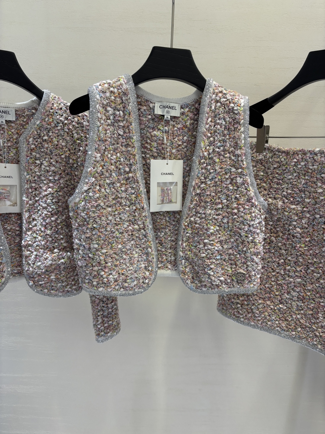 Elegant Tweed Three-Piece Set - Limited Edition, Sizes 36/38/40 Available 4 cmp i1754211961678 1747 0 2