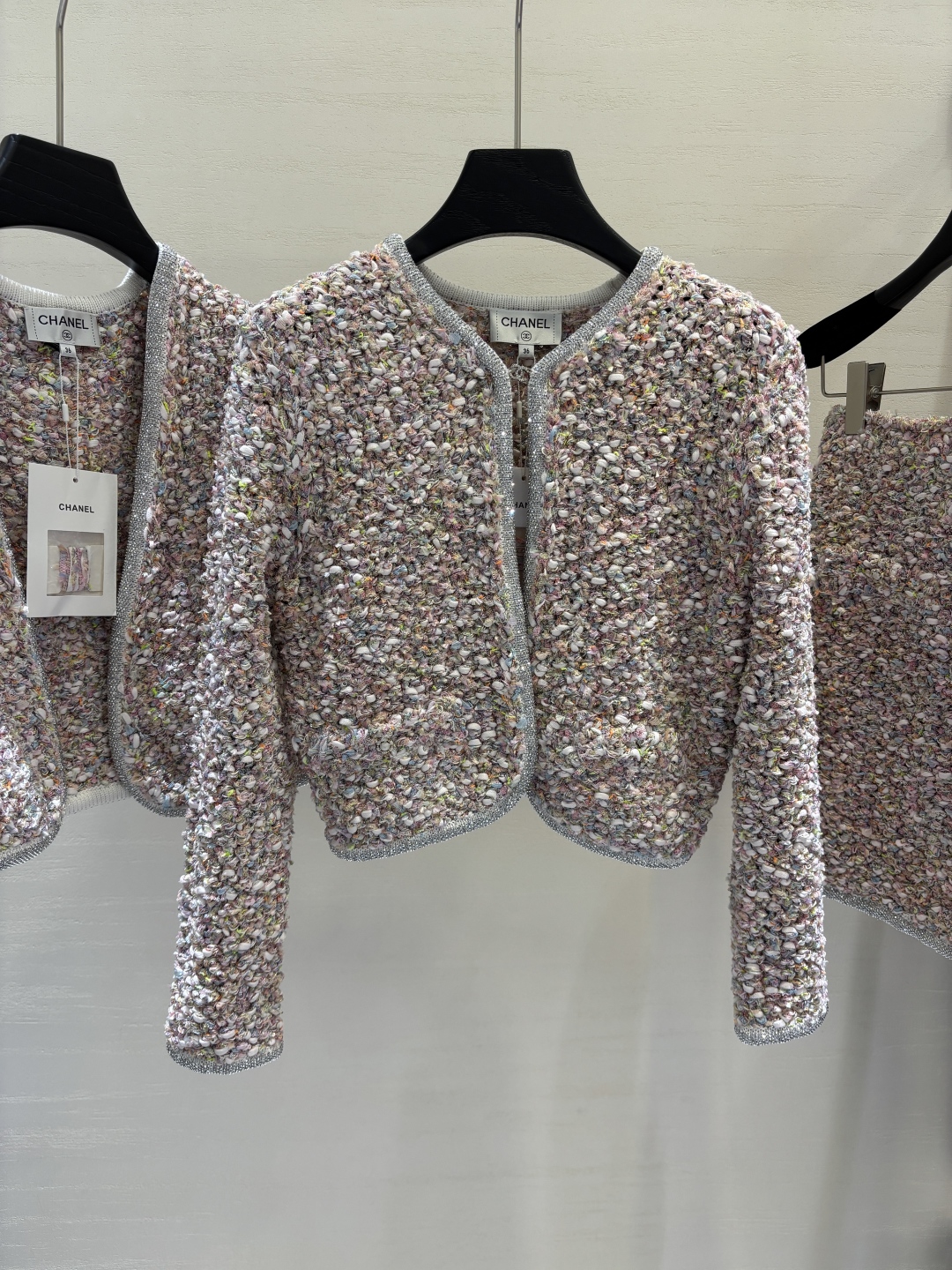 Elegant Tweed Three-Piece Set - Limited Edition, Sizes 36/38/40 Available 2 cmp i1754211961690 1887 0 0