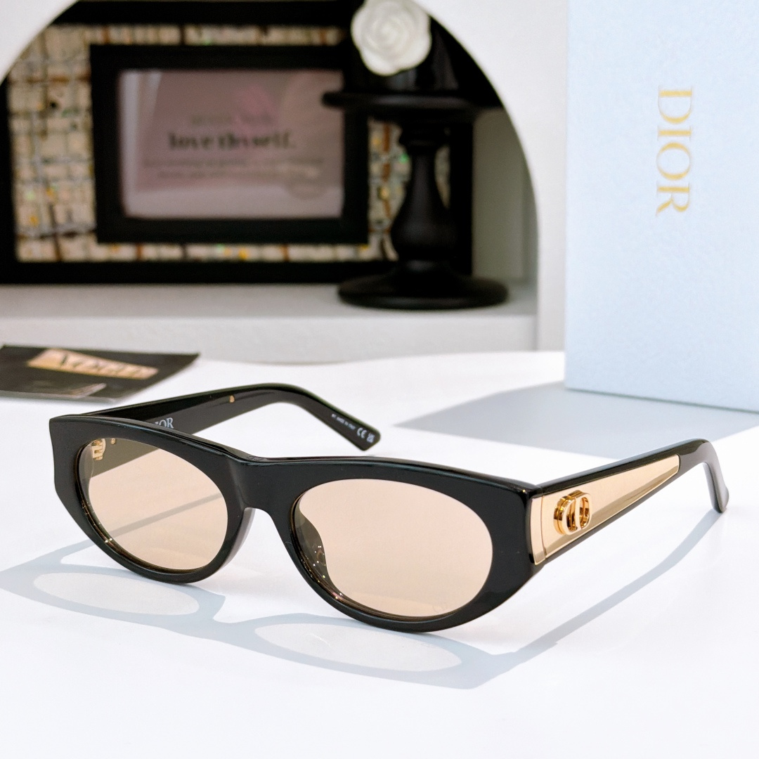 DIO*MODEL：DiorGlow B2FSIZE：56口18-147🔝🔝