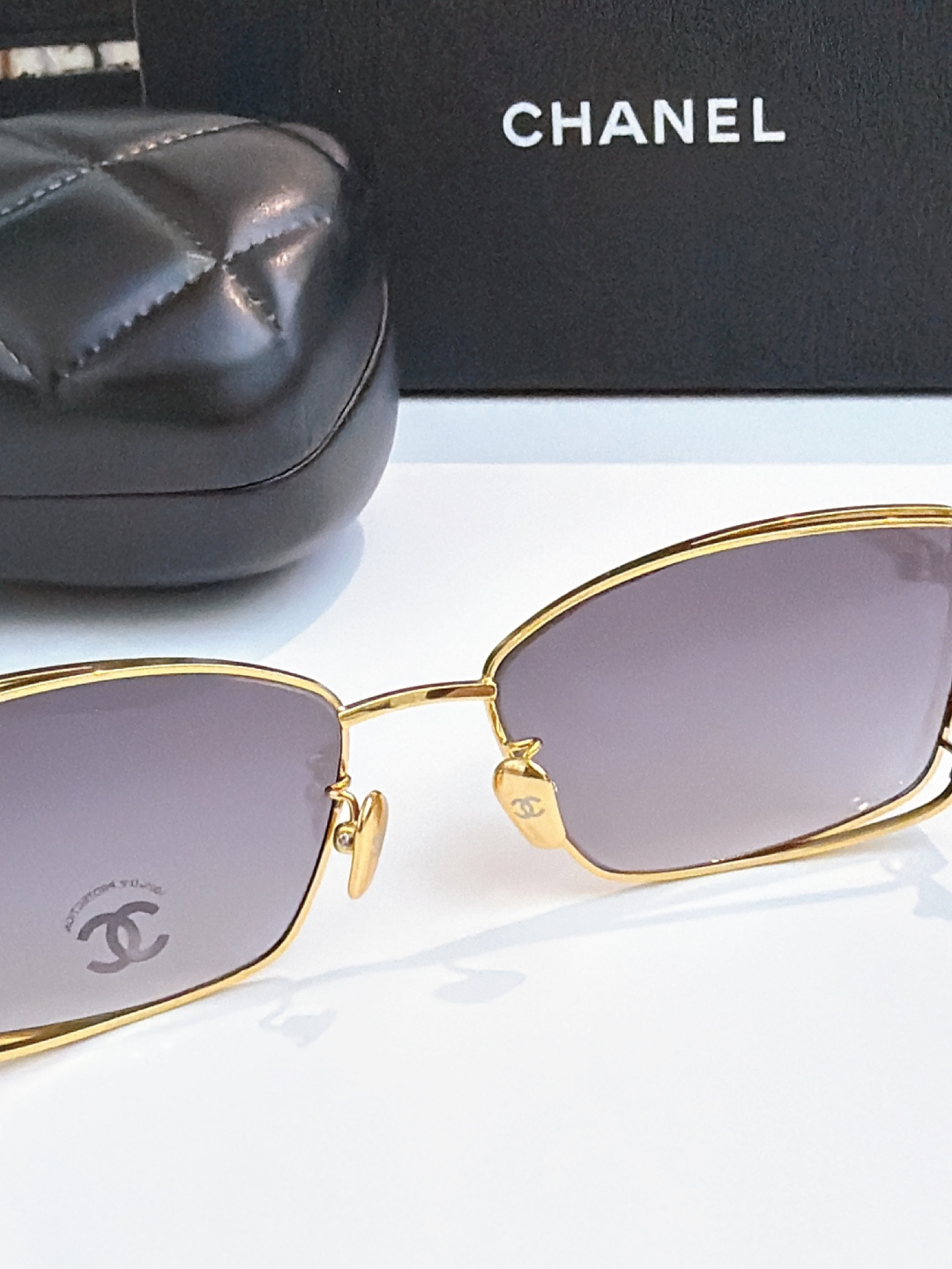 CHANE*又一小框凹造型神器 侧面logo设计实在不要太好看简约大气高级上脸绝绝子～型号9559 尺寸