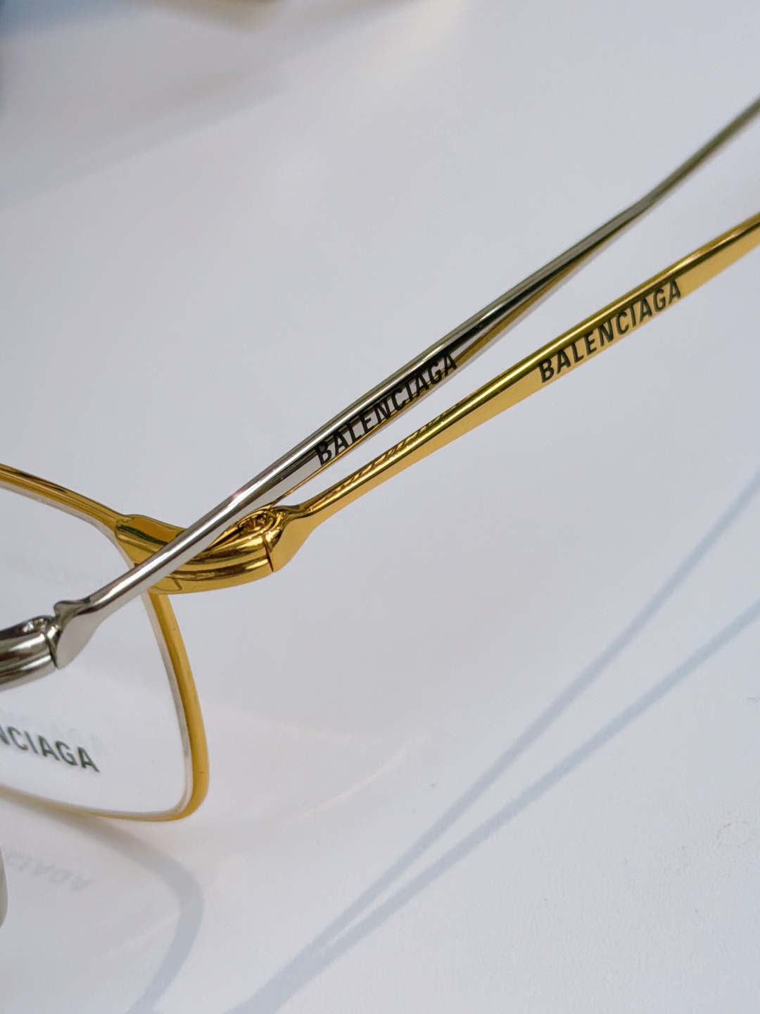 纯钛 Titanium BALENCIAG*MODEL：BB0415OSIZE：60口14-145🔝🔝