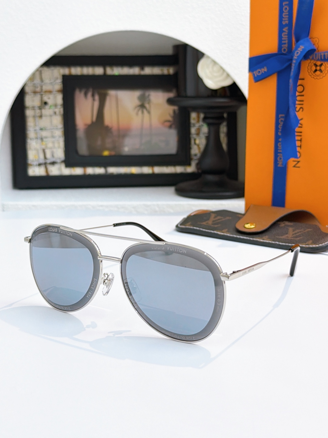 调价⚠️高版本配送彩图⚠️背面有真开口螺丝位LOUIS VUITTO*MODEL：Z2625SIZE：6