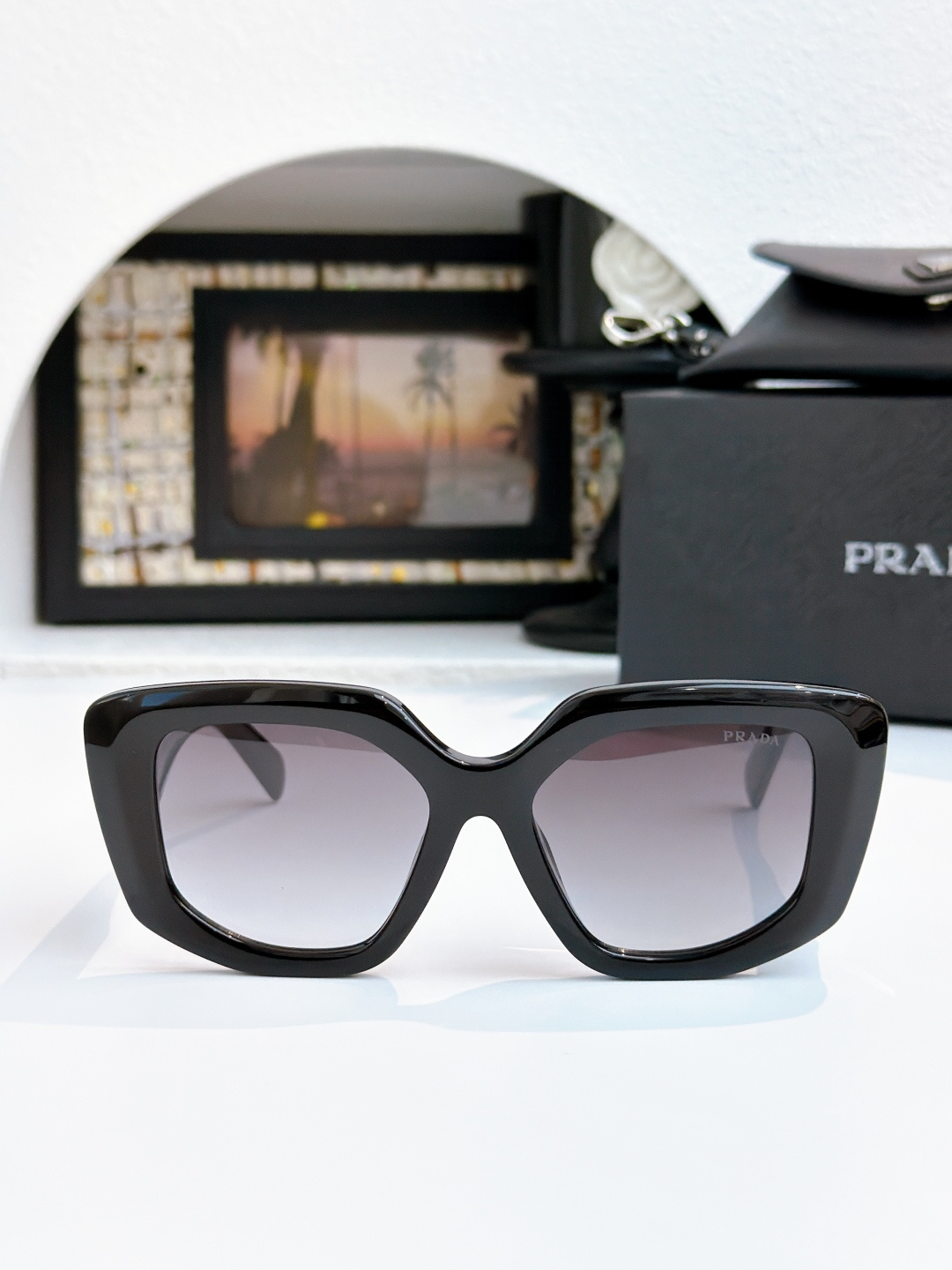 原版
PRADA 
MOD：PR 14ZF
SIZE：54口18-140
 