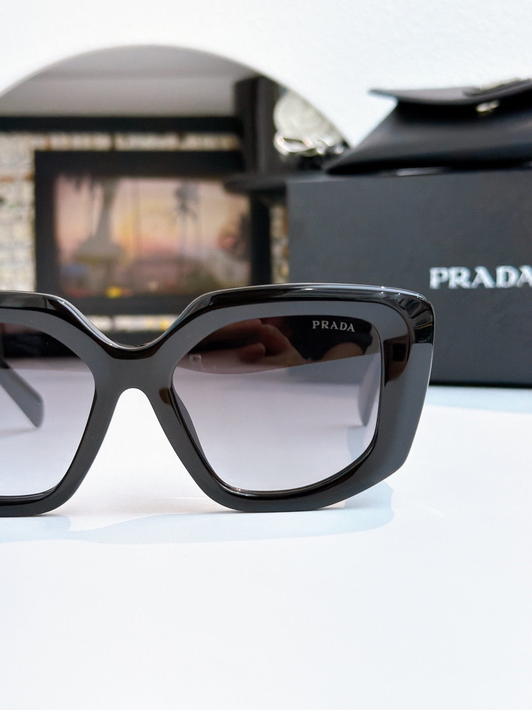 原版
PRADA 
MOD：PR 14ZF
SIZE：54口18-140
 