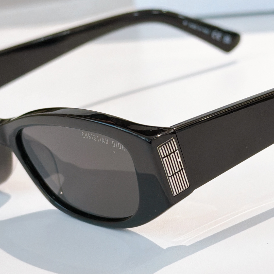 DIO*MODEL：DiorGraPhique S1FSIZE：57口16 140🔝🔝