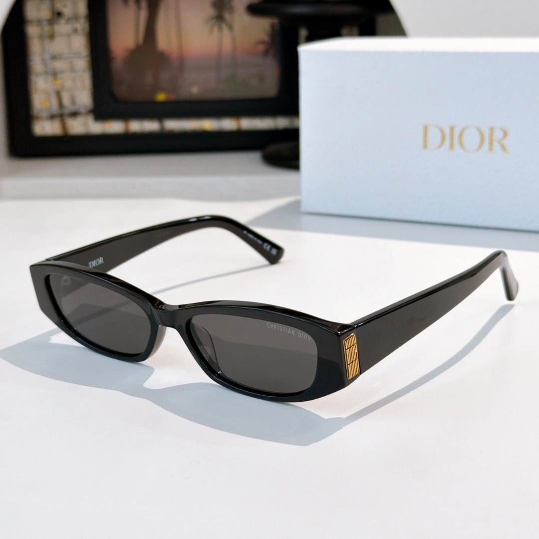 DIO*MODEL：DiorGraPhique S1FSIZE：57口16 140🔝🔝