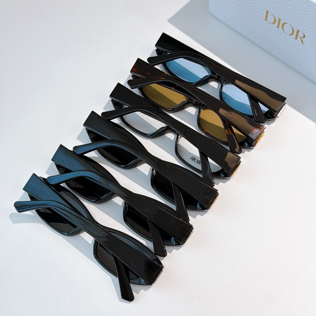 DIO*MODEL：DiorGraPhique S1FSIZE：57口16 140🔝🔝