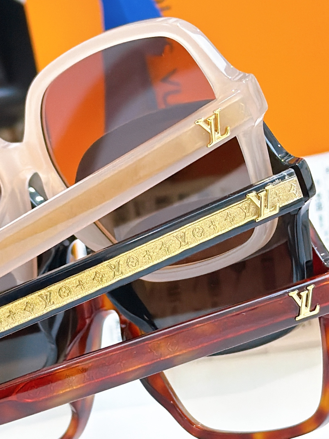 欧版-板材鼻托高鼻梁配戴更适合Originial qualityLV Aura Square Sungl