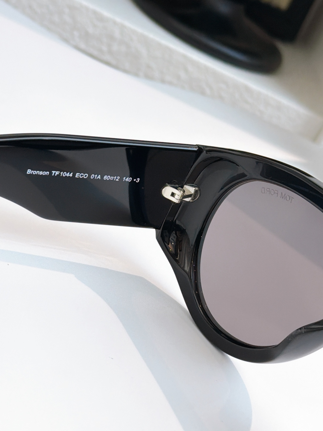 Oversized ToP quality Tom For*Mod：TF 1044Size：60-12-