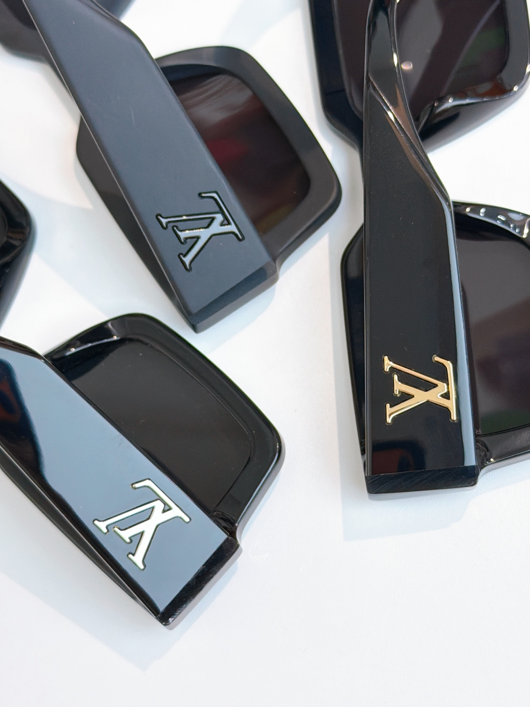 齐色Originial qualityLouis Vuitto*MOD：Z1579w Z2945w Z2