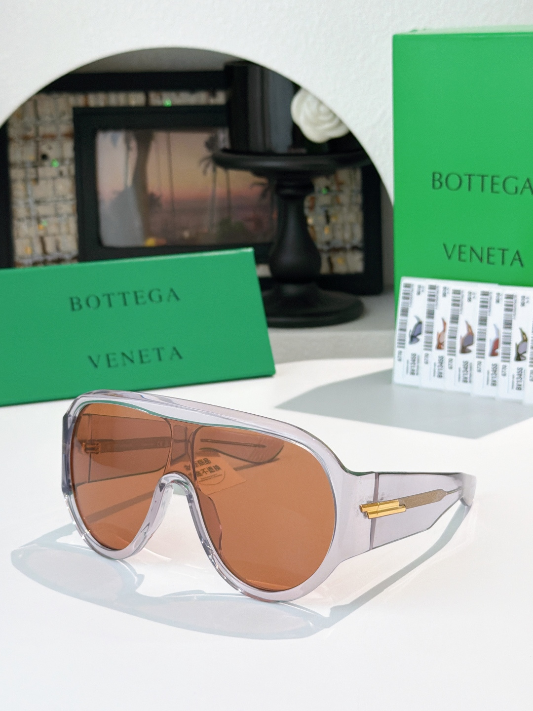 齐色超酷大风镜 巨显脸小BOTTEGA VENETAMOD：BV1345SIZE：132口1-129 🔝