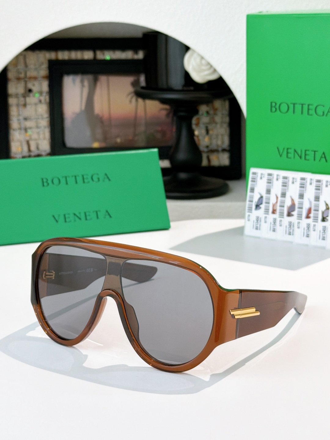齐色超酷大风镜 巨显脸小BOTTEGA VENETAMOD：BV1345SIZE：132口1-129 🔝
