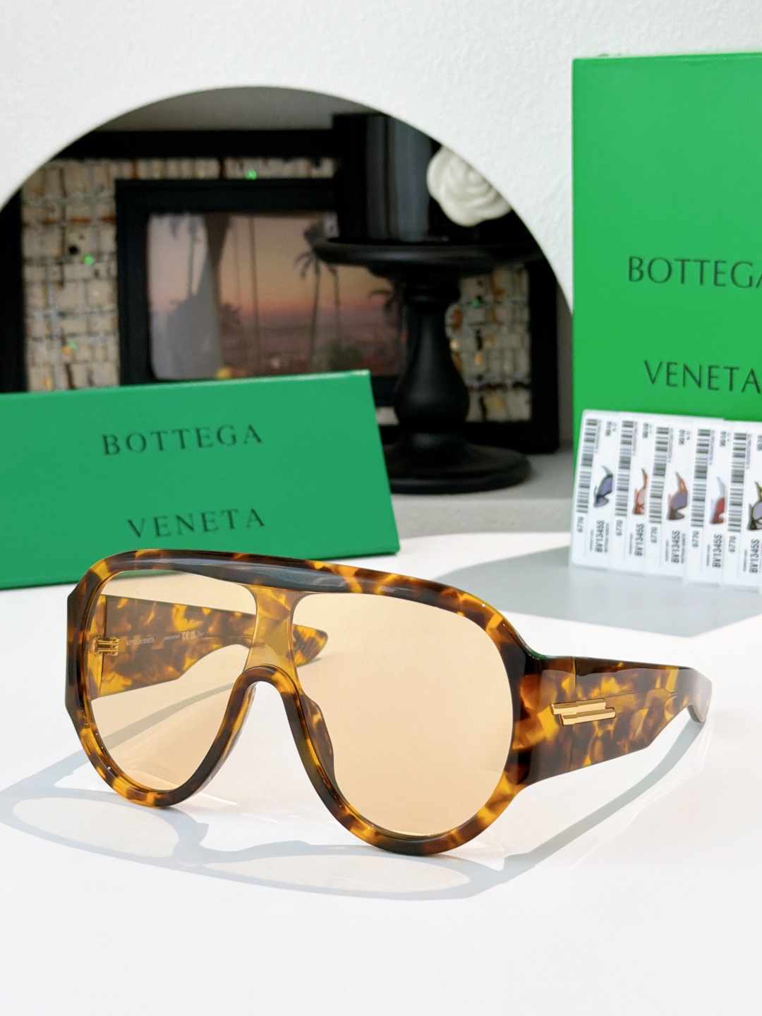 齐色超酷大风镜 巨显脸小BOTTEGA VENETAMOD：BV1345SIZE：132口1-129 🔝