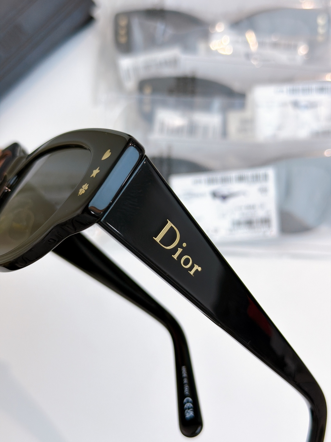 高版本✔️\nDIOR新品\nMod：DiorLuckyCharmsB1F\nSize：53口17-145\n