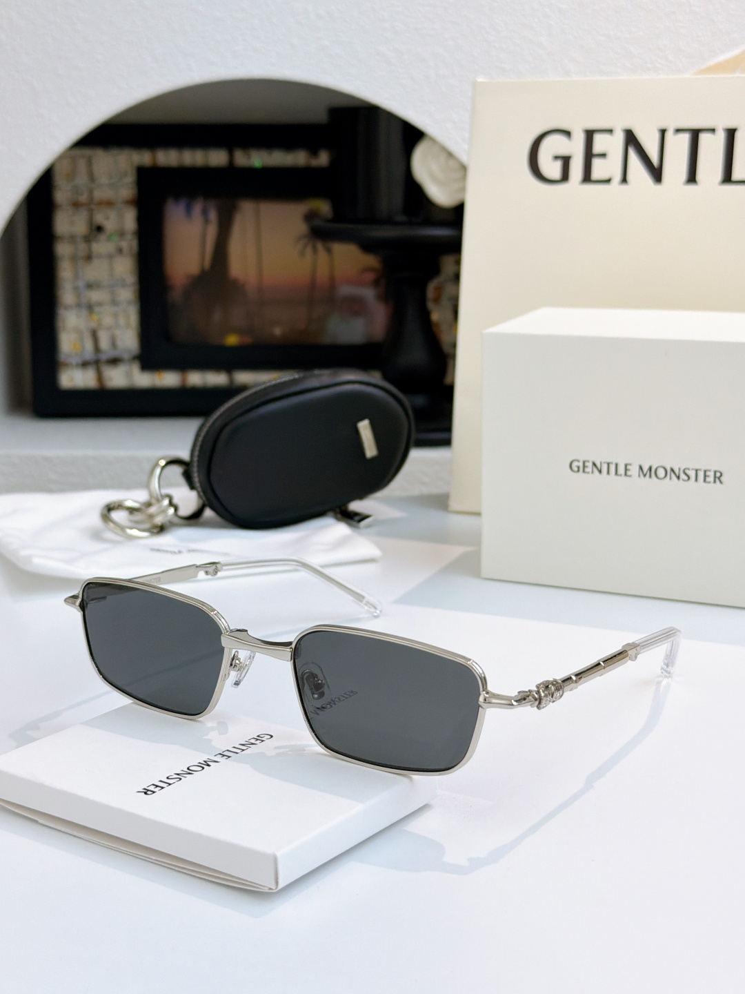 NO:824563,Folding model ~ GENTLE MONSTE* MODTARX SIZE57-18-129 glasses, sunglasses, glasses19860909折叠款～ GENTLE MONSTE* MODTARX SIZE57-18-129 眼镜墨镜太阳镜,眼镜,glasses