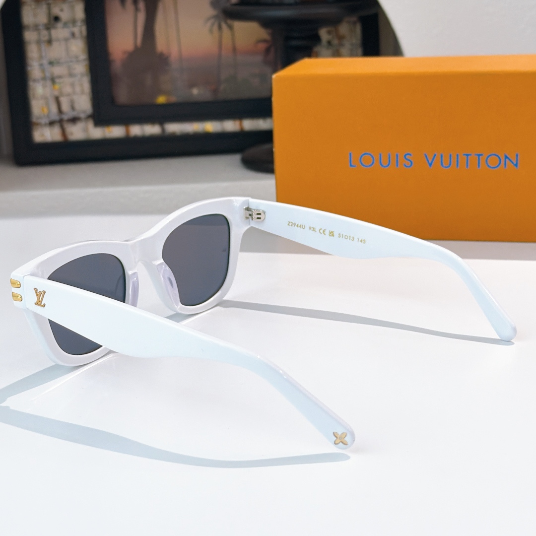 Louis Vuitton LOUIS VUITTO*