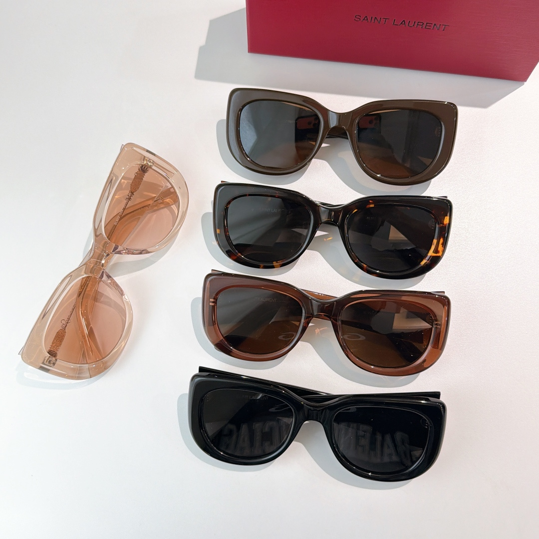 Saint Laurent SAINT LAUREN*