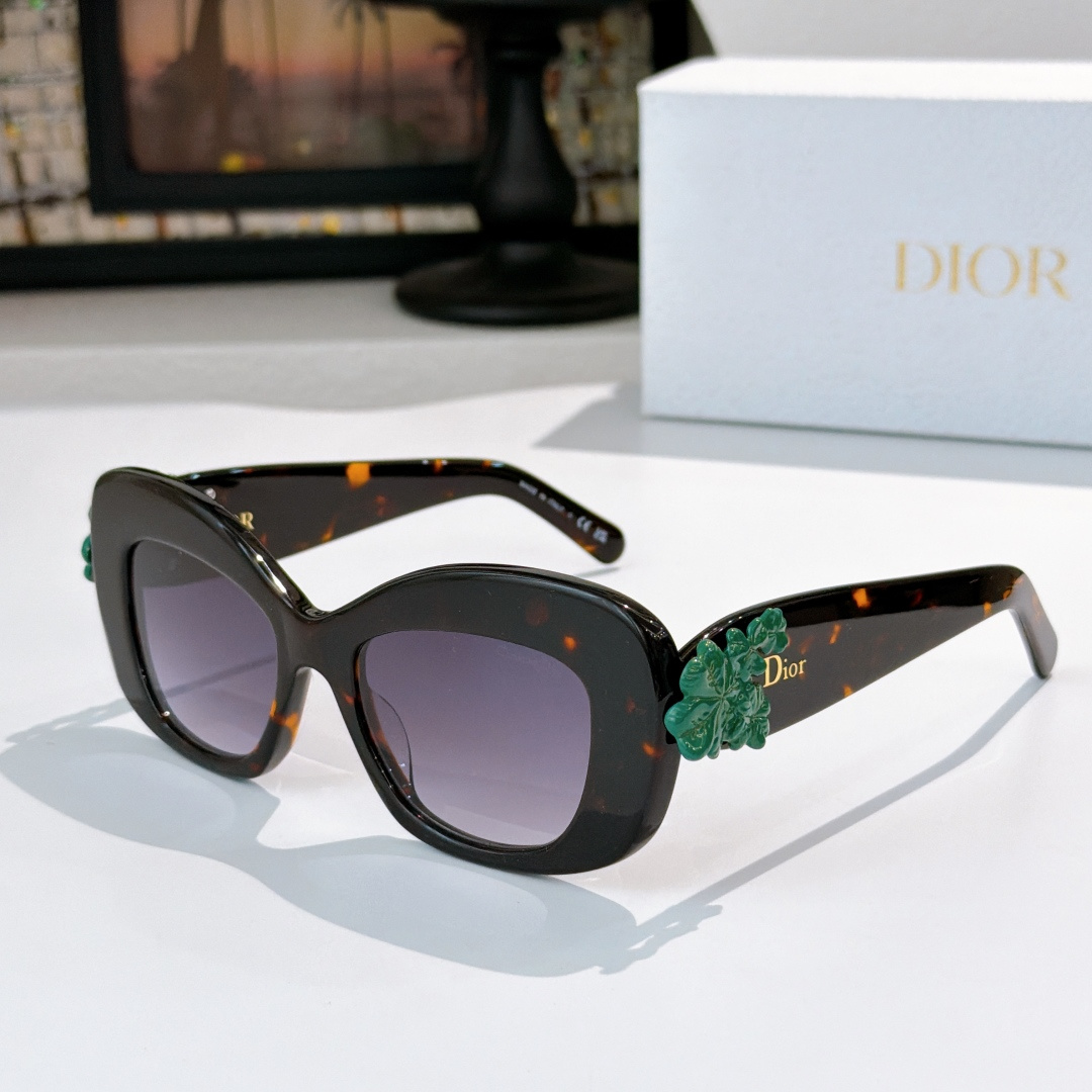 Dior DIO*