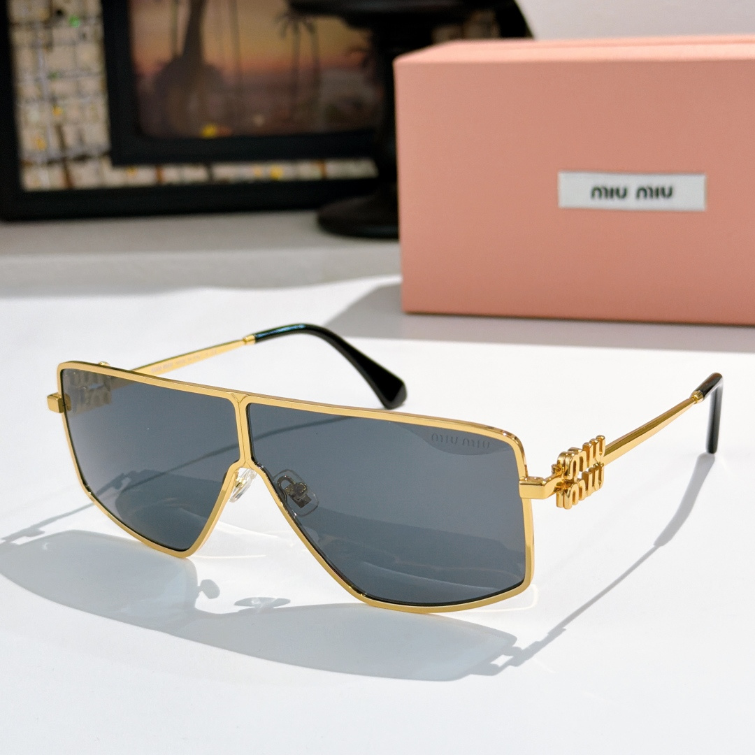 Miu Miu MIU M*