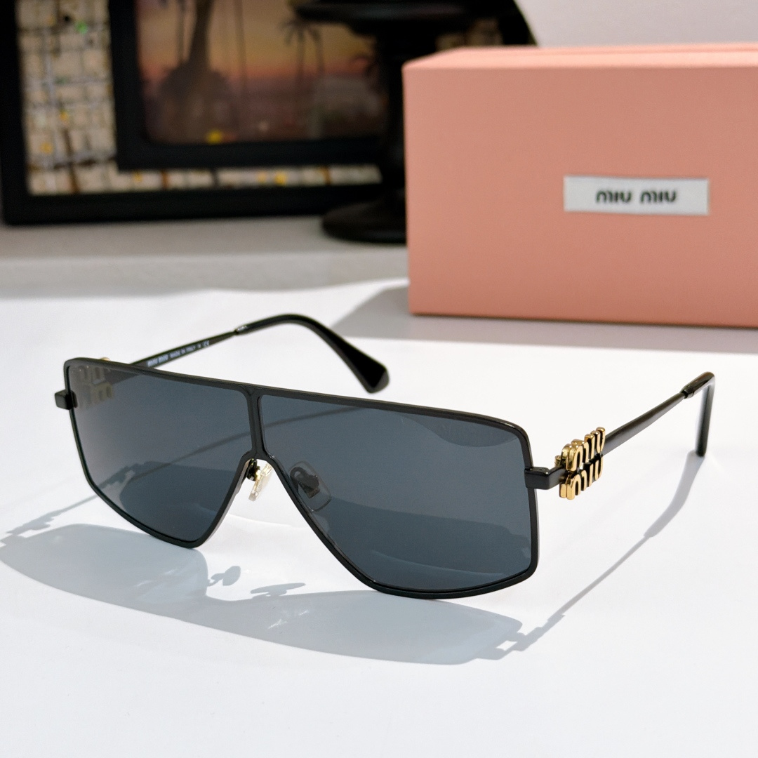 Miu Miu MIU M*