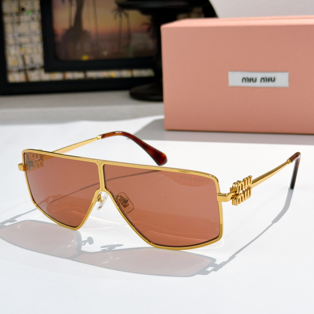 Miu Miu MIU M*