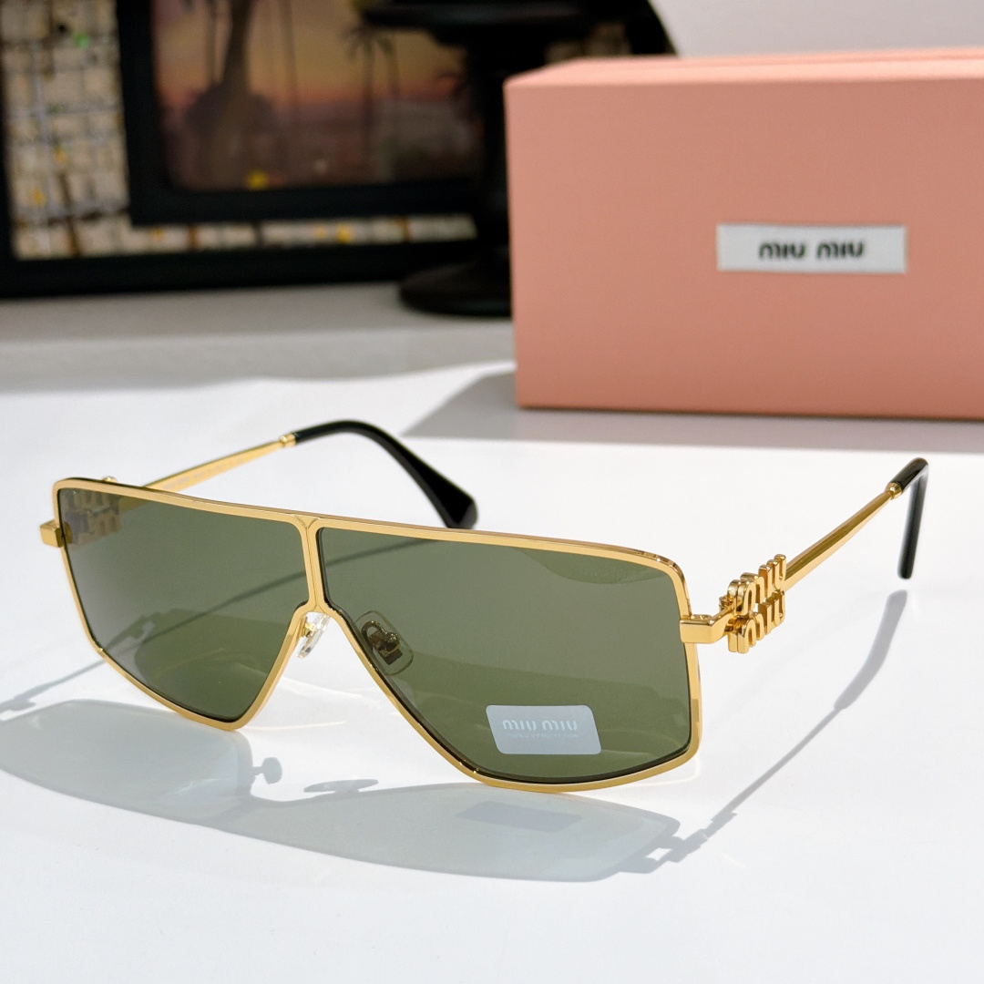 Miu Miu MIU M*