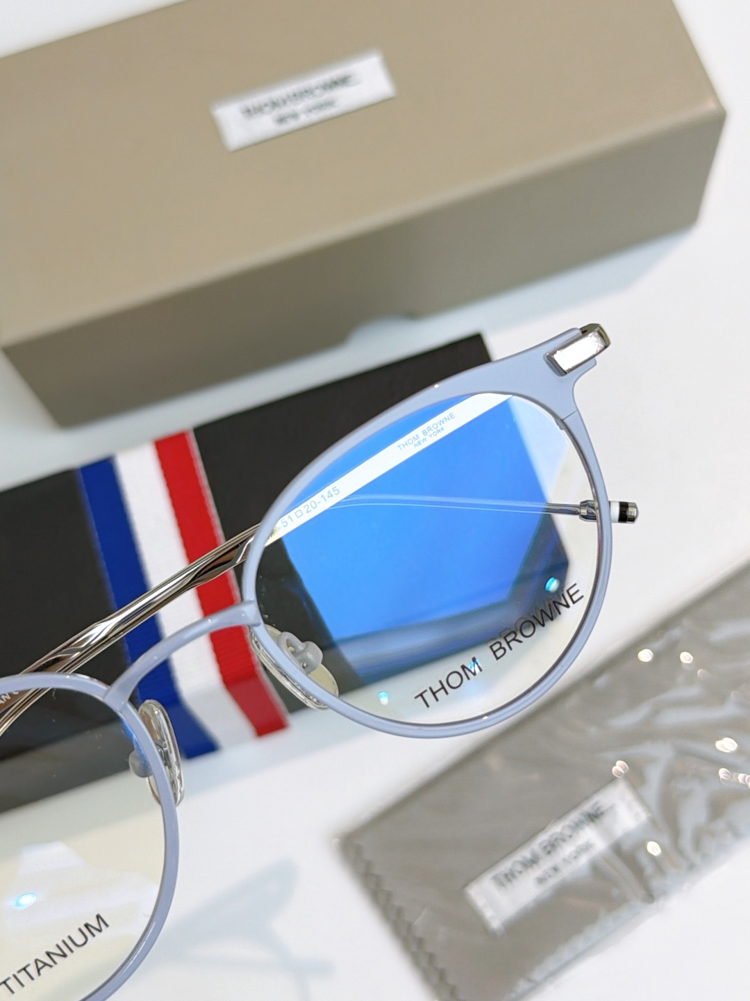 Thom Browne THOM BROWN*｜布朗尼
