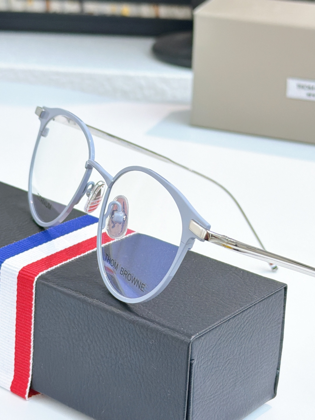 Thom Browne THOM BROWN*｜布朗尼