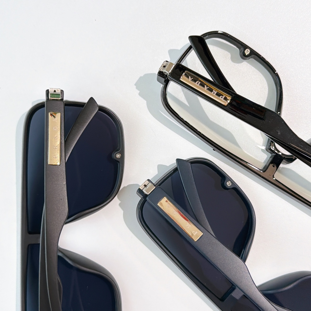 Prada PRAD*