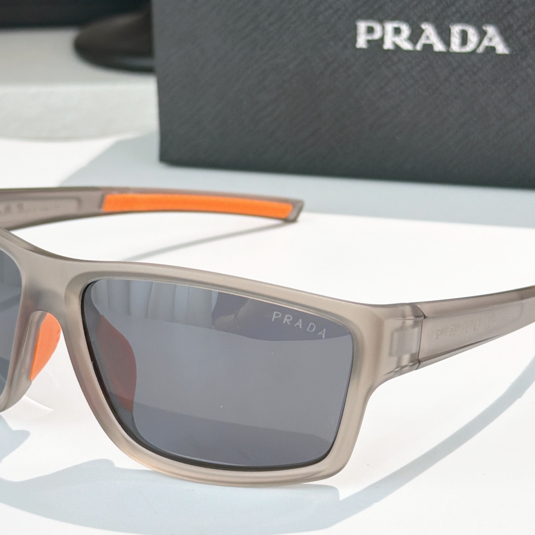 Prada PRAD*