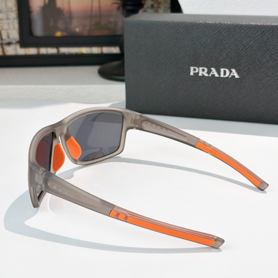 Prada PRAD*