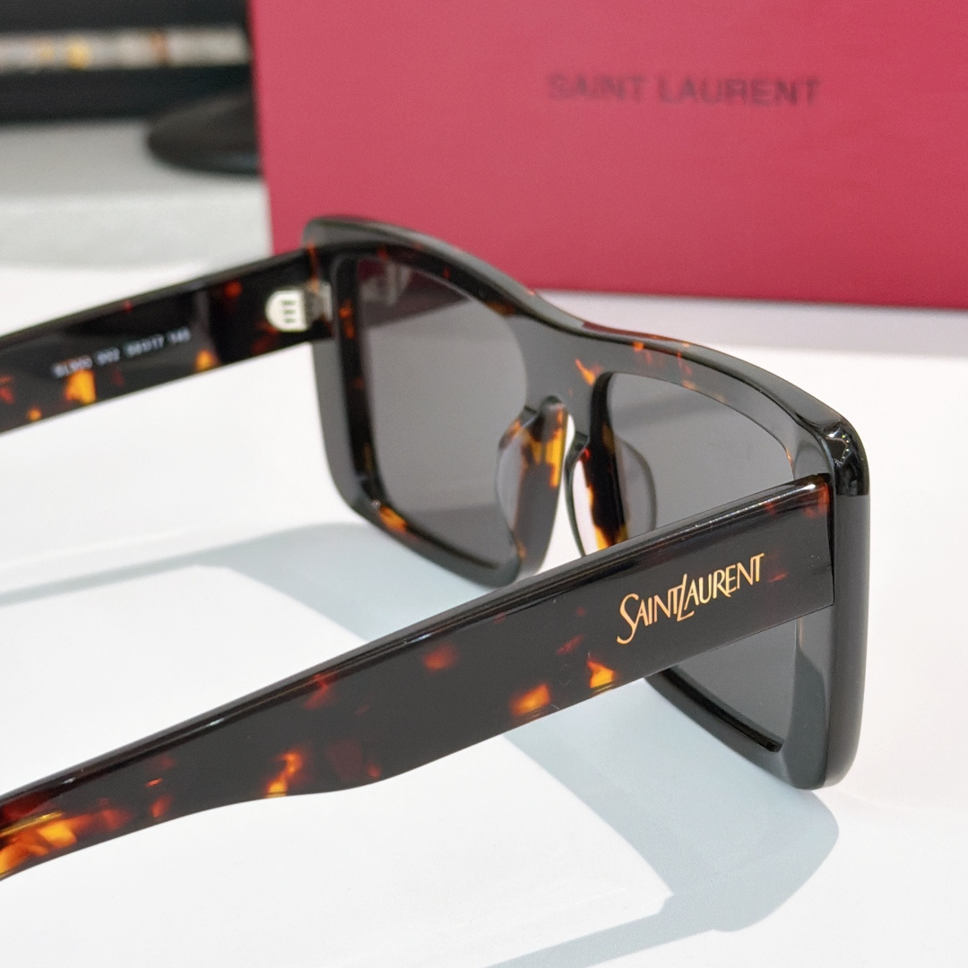 Saint Laurent SAINT LAUREN*