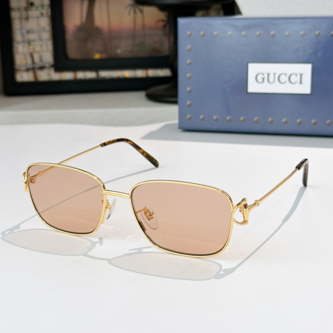 Gucci GUCCI*