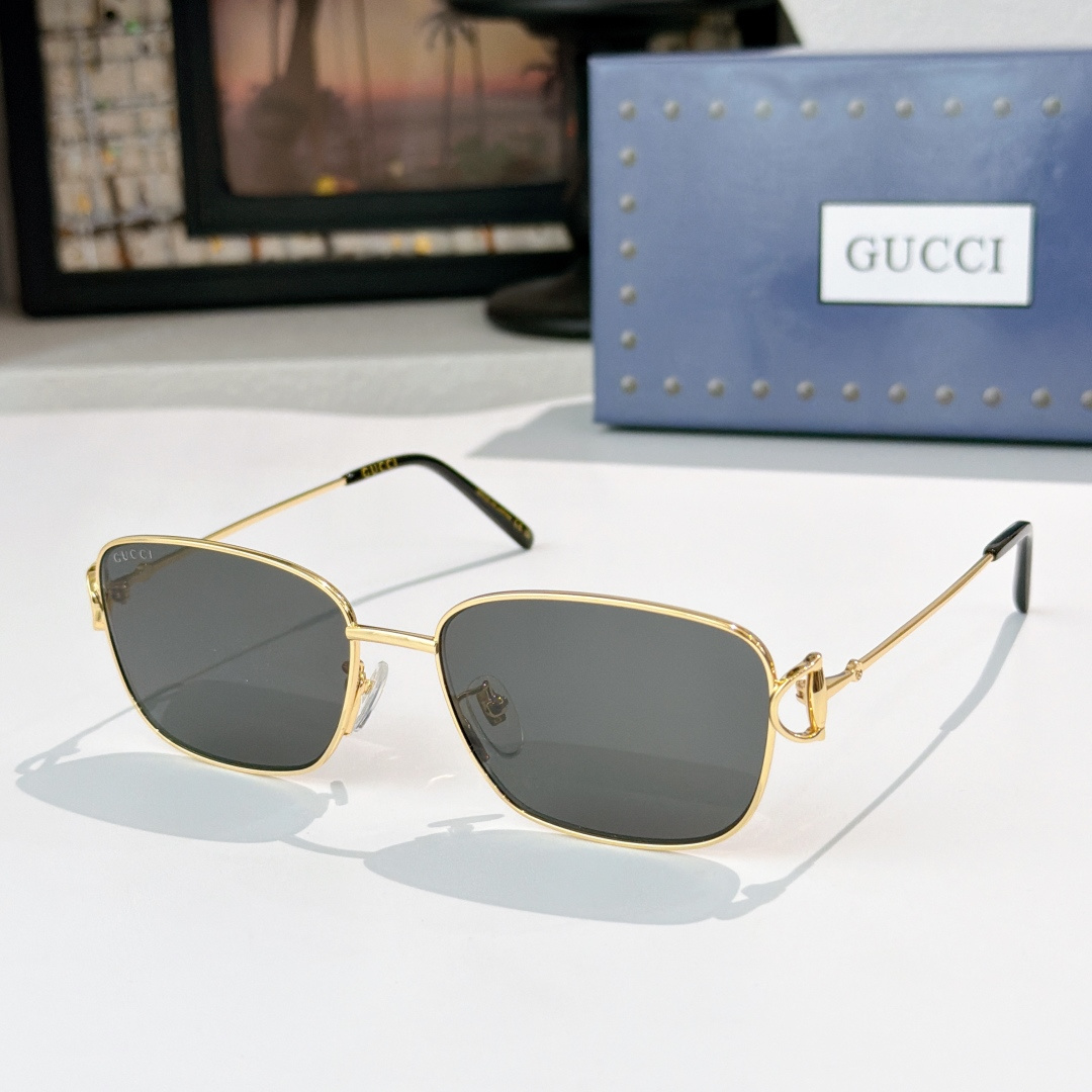Gucci GUCCI*